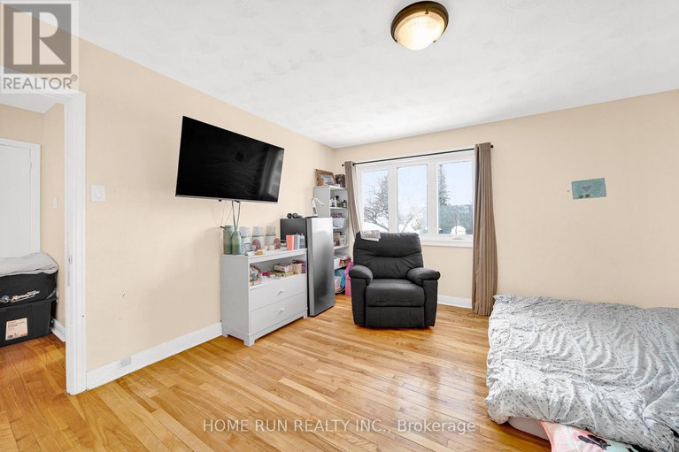 29367174/546-donald-street/castle-heightsrideau-high/ottawa/ontario/K1K1L7_19