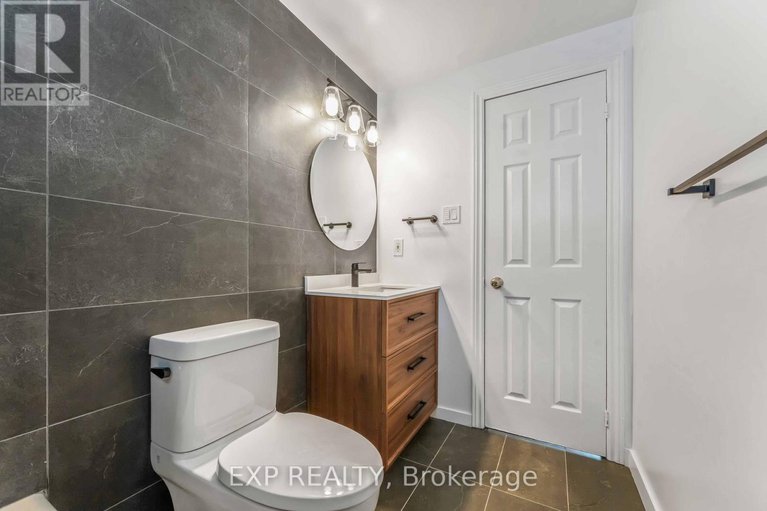 29305103/303-amiens-street/bilberry-creekqueenswood-heights/ottawa/ontario/K1E1N3_12