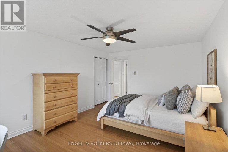 29673894/1774-playfair-drive/playfair-park/ottawa/ontario/K1H5S3_29