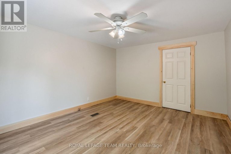 29213899/12361-winchester-springs-road/north-dundas-winchester-twp/north-dundas/ontario/K0C2L0_11