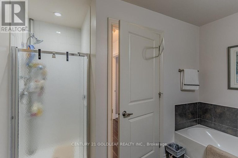 29357837/7-20-prestige-circle/chatelaine-village/ottawa/ontario/K4A0W9_34