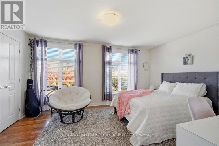 28990887/2380-virginia-drive/urbandale-acres/ottawa/ontario/K1H6S2_18