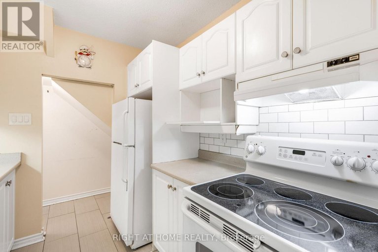 28426609/23d-forester-crescent/westcliffe-estates/ottawa/ontario/K2H8Y1_12