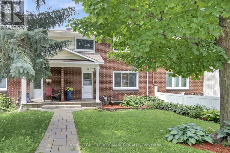 28622582/786-cummings-avenue/castle-heightsrideau-high/ottawa/ontario/K1K2L2_3