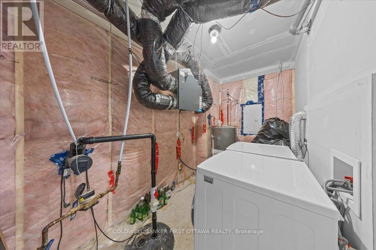 28927666/560-queen-mary-street/overbrookcastle-heights/ottawa/ontario/K1K1W1_37