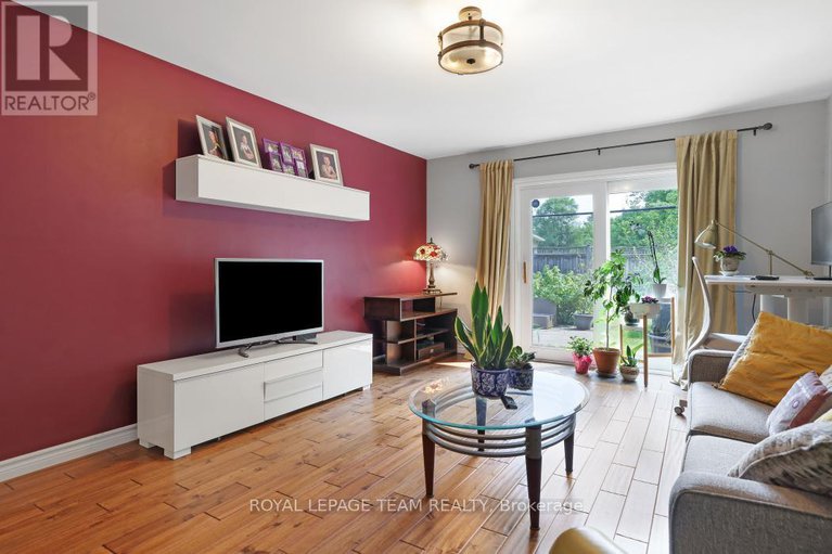 28576790/807-maplecrest-avenue/mckellar-heightsglabar-park/ottawa/ontario/K2A2Z7_26