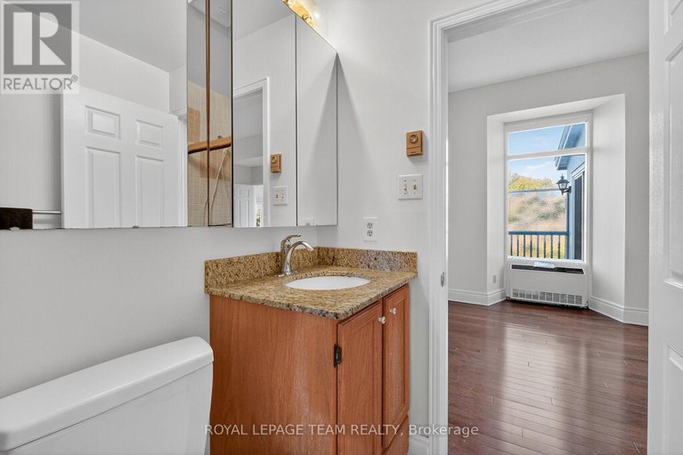 28946487/6-635-richmond-road/woodroffe/ottawa/ontario/K2A0G6_30