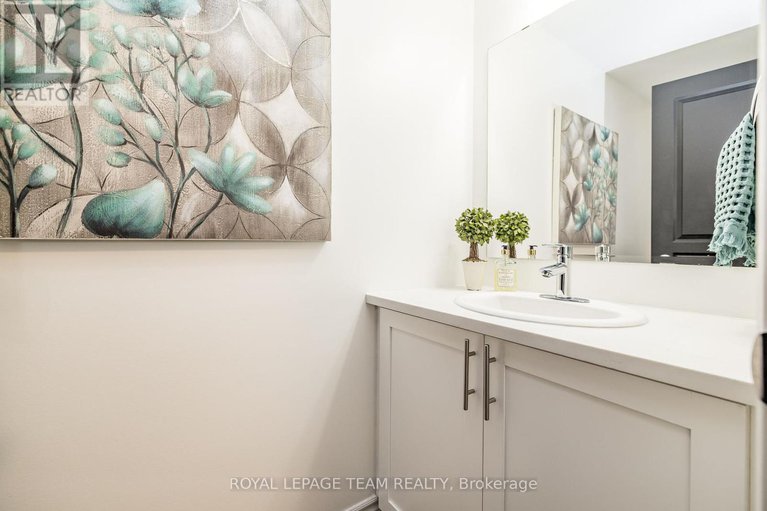 28349259/80-stockholm-private/riverside-southgloucester-glen/ottawa/ontario/K4M0G9_9