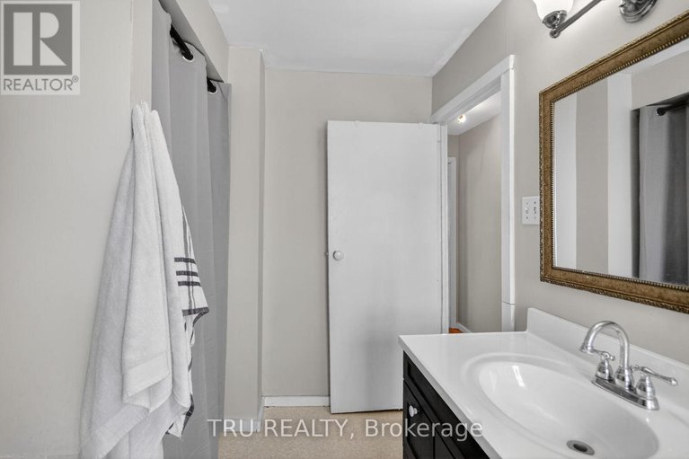 29406332/10492-clark-road/north-dundas-mountain-twp/north-dundas/ontario/K0E1S0_23