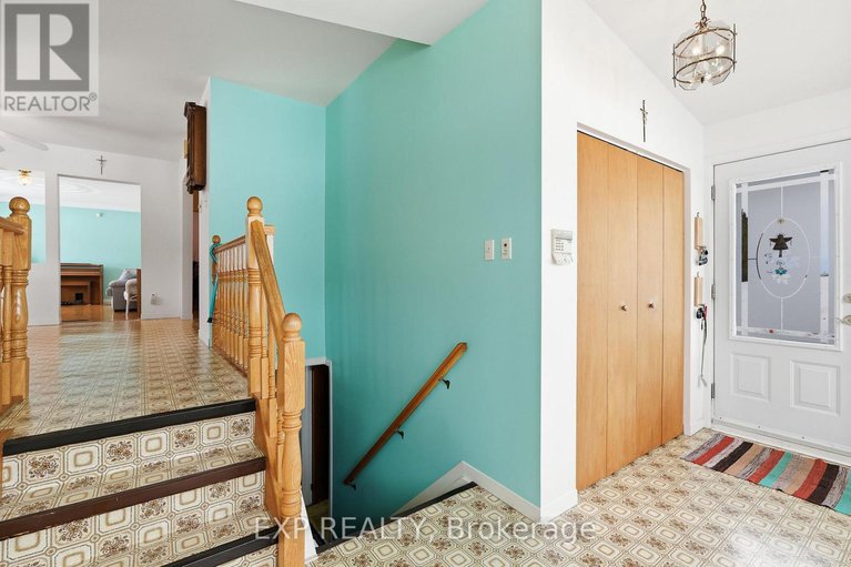 29393358/1776-labonte-street/clarencerockland-twp/clarence-rockland/ontario/K0A1N0_5