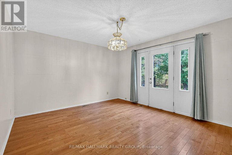 29038840/1415-plumber-avenue/carson-grove/ottawa/ontario/K1K4B2_7