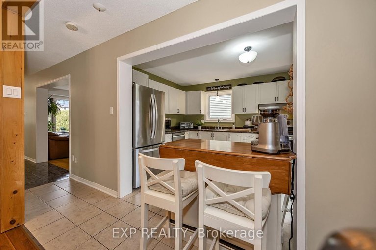 29607675/63-victor-street/stittsville-central/ottawa/ontario/K2S1H8_21