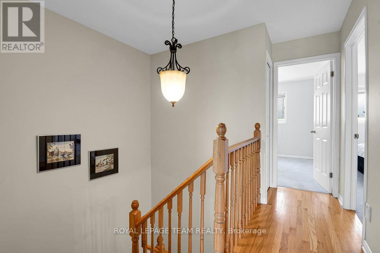 29100824/1584-cedar-mills-road/chateauneuf/ottawa/ontario/K1C7M1_11