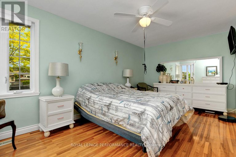 28439854/583-donald-street/overbrookcastle-heights/ottawa/ontario/K1K1L5_21