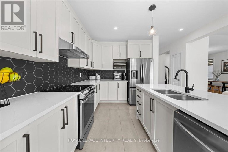 29357054/772-cappamore-drive/half-moon-bay/ottawa/ontario/K2J6V6_17