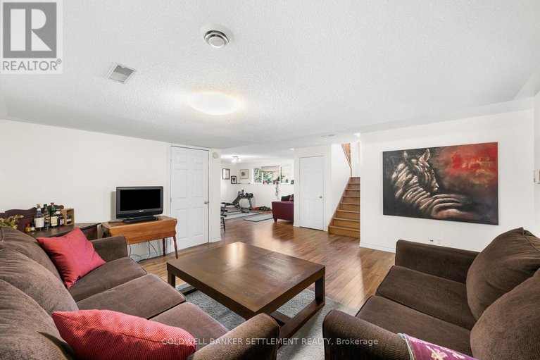 29002354/261-thomson-road/drummond-n-elmsley-drummond-twp/drummondnorth-elmsley/ontario/K7H0L9_30