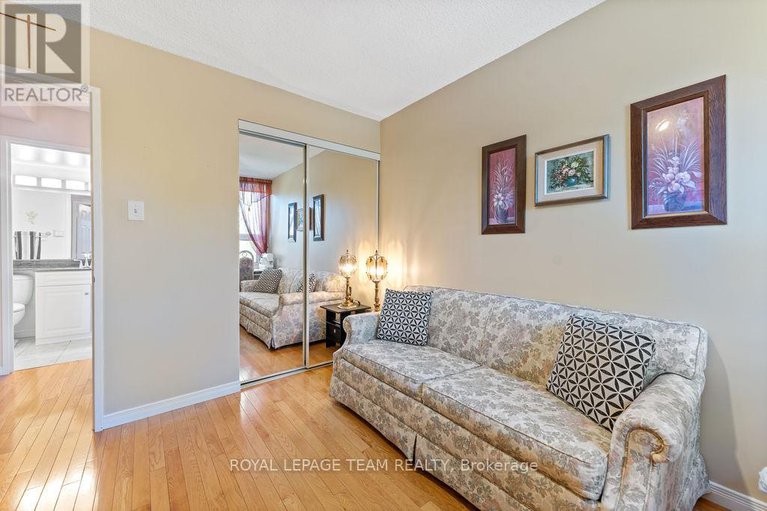 29021235/302-665-bathgate-drive/carson-meadows/ottawa/ontario/K1K3Y4_29