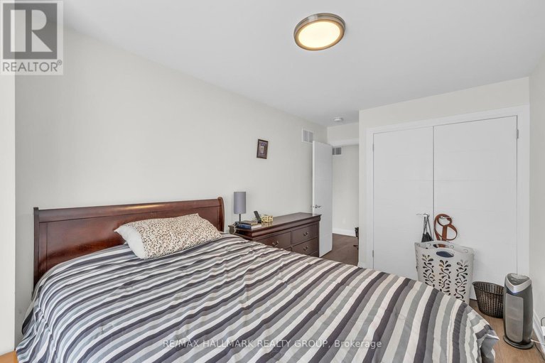 28617521/165-longpre-street/vanier/ottawa/ontario/K1L7J5_32