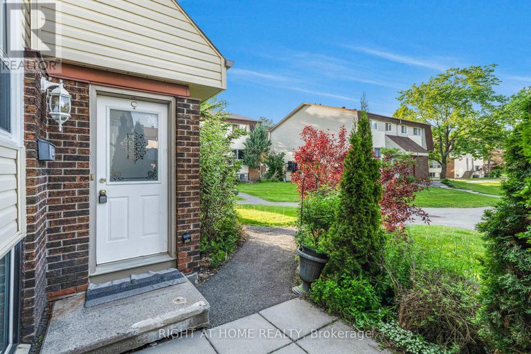 28426609/23d-forester-crescent/westcliffe-estates/ottawa/ontario/K2H8Y1_1