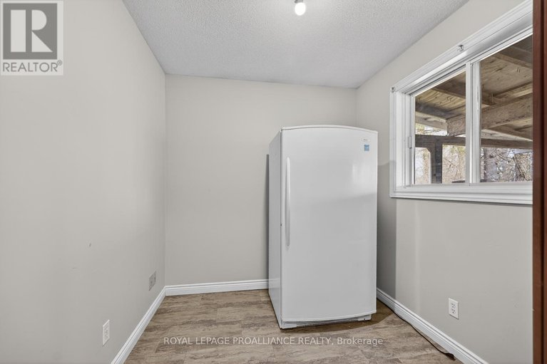 29645403/8100-amelia-street/augusta-twp/augusta/ontario/K0G1R0_13