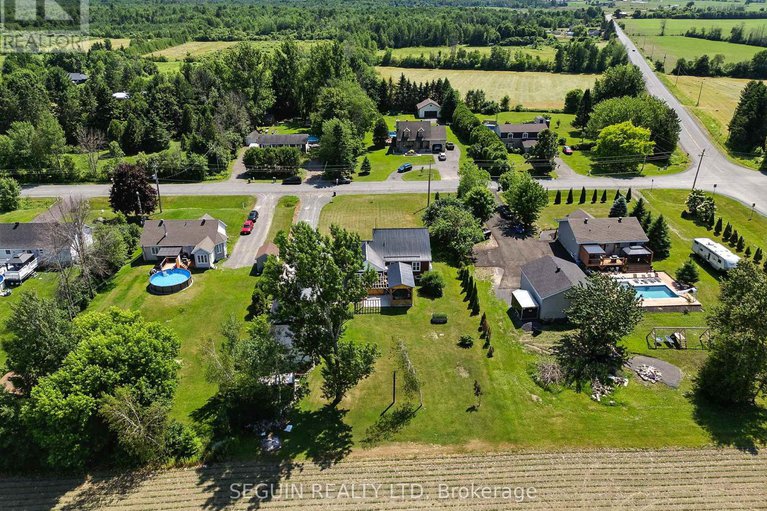 28526584/2785-pattee-road-e/east-hawkesbury-twp/hawkesbury/ontario/K6A0G3_5