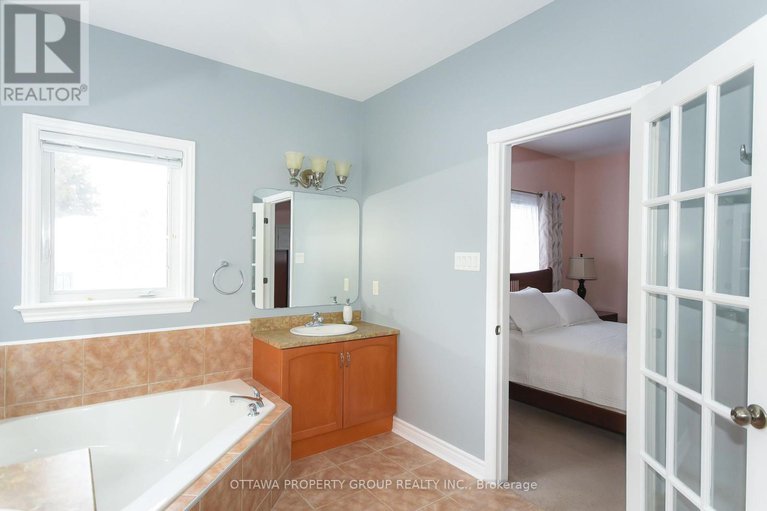 27942991/36-de-la-rive-drive/embrun/russell/ontario/K0A1W0_25