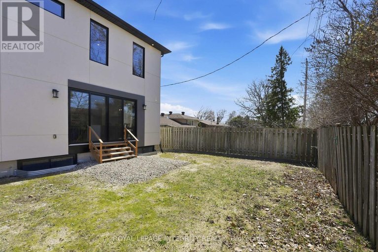 29663854/984-watson-street/fairfield-heights/ottawa/ontario/K2B6C2_48