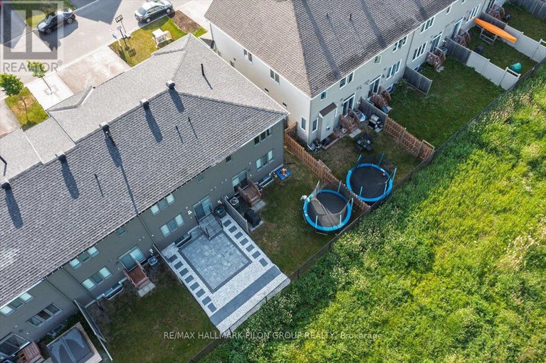 28459225/251-mountain-sorrel-way/avalon-west/ottawa/ontario/K4A1H5_26