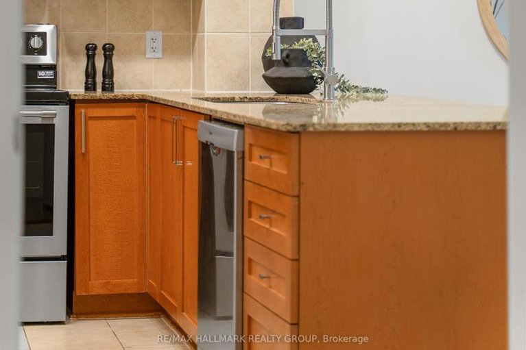 29075001/129-205-bolton-street/lower-townbyward-market/ottawa/ontario/K1N1K7_18