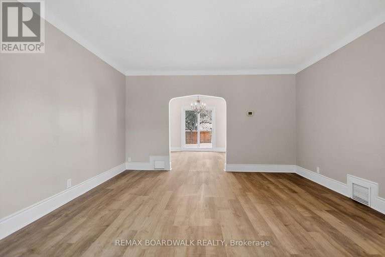 29248838/11-cameron-avenue/old-ottawa-south/ottawa/ontario/K1S0W5_8