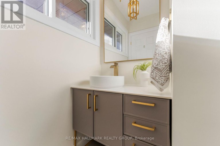 29161672/942-elsett-drive/elmvale-acresurbandale/ottawa/ontario/K1G2S9_24