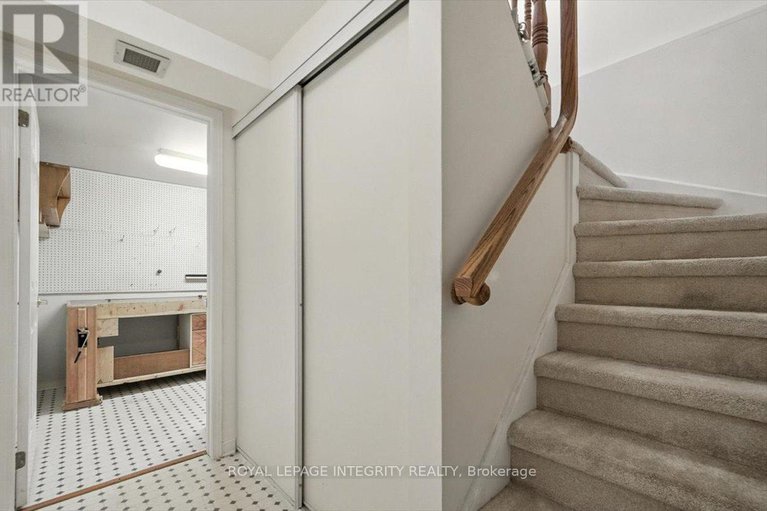 28800164/17-columbus-avenue/overbrook/ottawa/ontario/K1K1R2_37