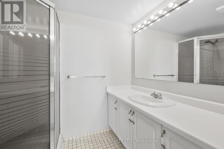28532598/u1503-2759-carousel-crescent/emerald-woodssawmill-creek/ottawa/ontario/K1J2N5_26