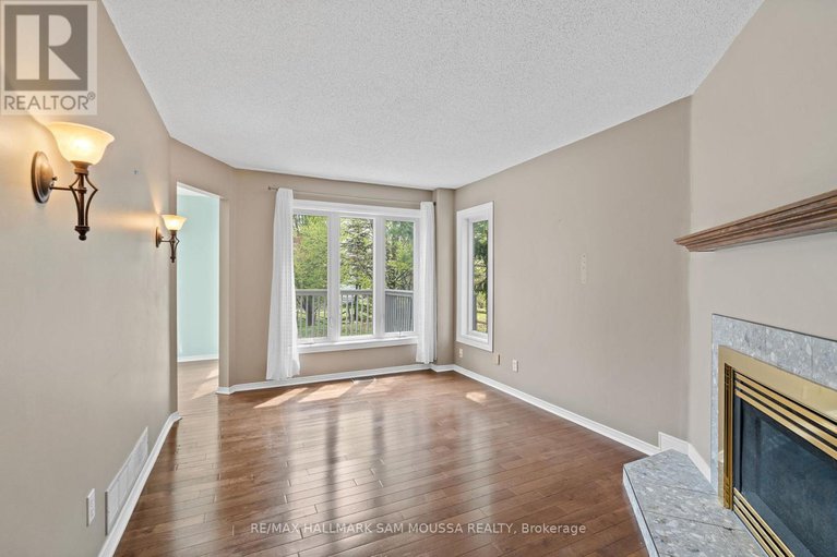 28323981/11-highmont-court/kanata-lakesheritage-hills/ottawa/ontario/K2T1B3_18
