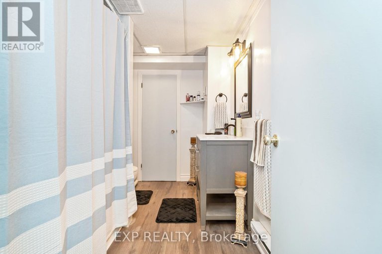 28539651/322-galloway-drive/bilberry-creekqueenswood-heights/ottawa/ontario/K1E1W3_26