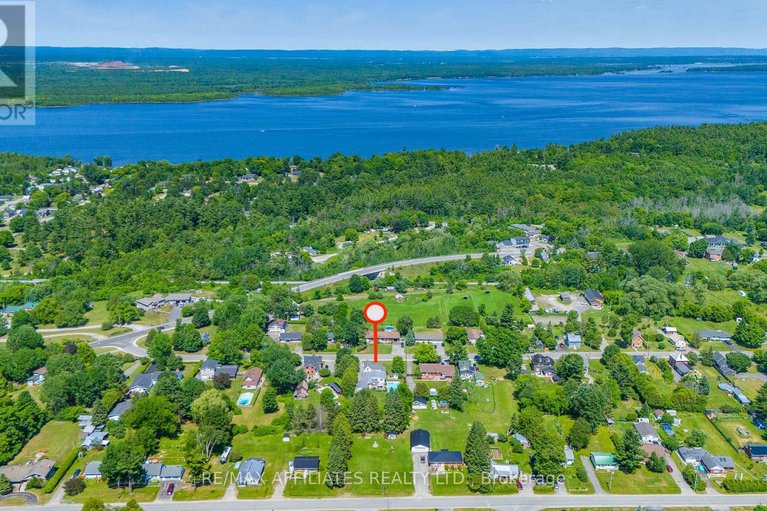 28529671/190-poole-street/mcnabbraeside-twps/mcnabbraeside/ontario/K7S1J2_47