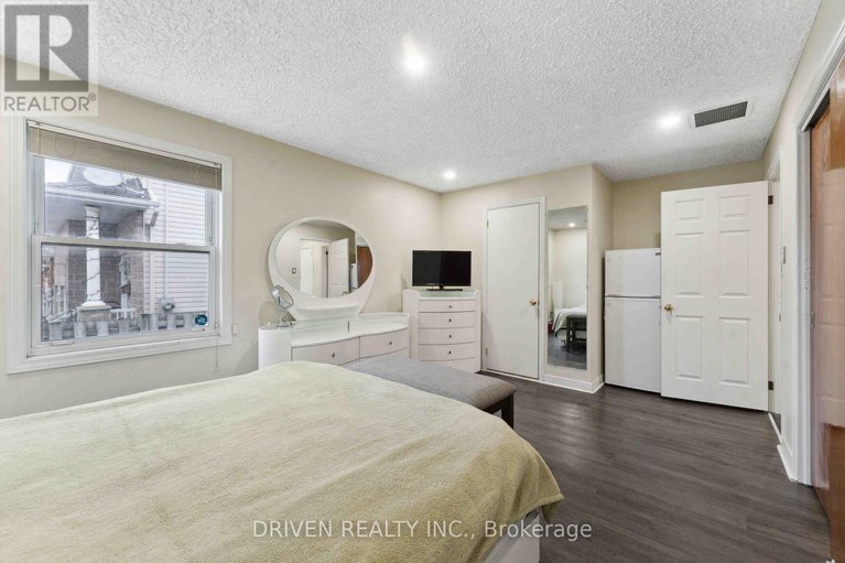 29237590/1266-walkley-road/ellwood/ottawa/ontario/K1V6P7_11