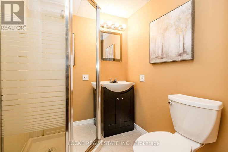 28873478/1668-sansonnet-street/mer-bleuebradley-estatesanderson-park/ottawa/ontario/K1C5Y6_39
