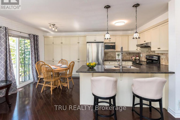 29052301/2757-grand-canal-street/half-moon-bay/ottawa/ontario/K2J0S7_9