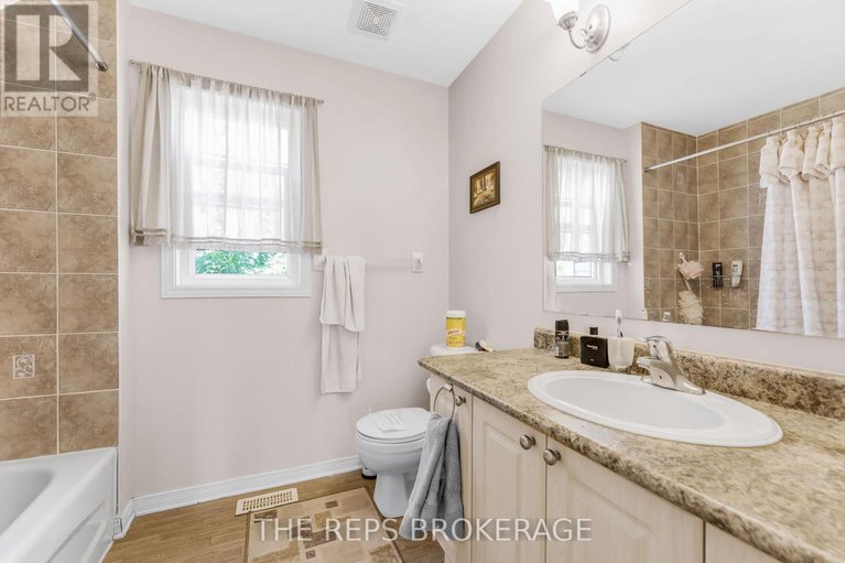 29019457/97-black-bear-way/stittsville-south/ottawa/ontario/K2S2G6_18