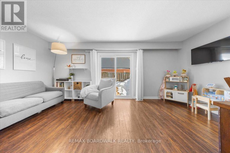 29403868/428-moodie-drive/westcliffe-estates/ottawa/ontario/K2H8A6_14