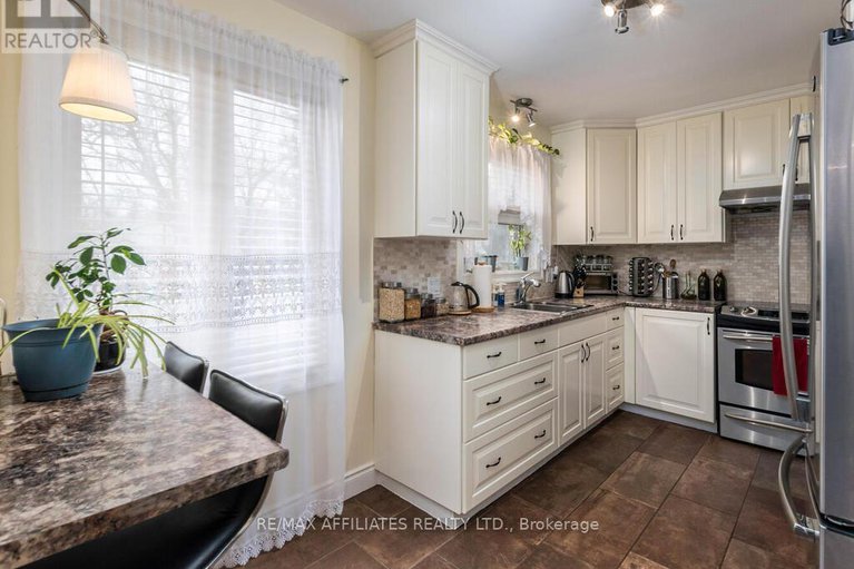 28591498/1941-haig-drive/elmvale-acres/ottawa/ontario/K1G2J9_11