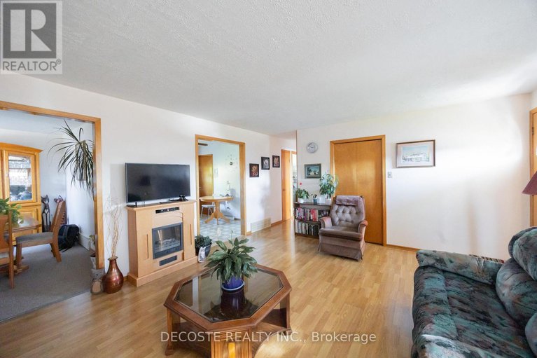 28954705/45-clement-street/alexandria/north-glengarry/ontario/K0C1A0_6