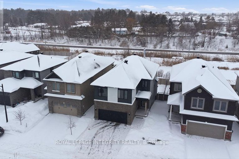 29297781/605-enclave-lane/town-of-rockland/clarence-rockland/ontario/K4K0M8_45