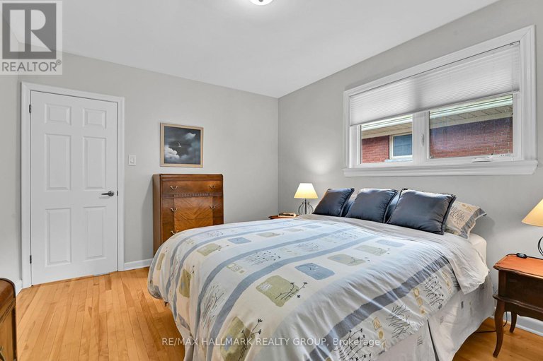 28801055/1256-field-street/bel-air-park/ottawa/ontario/K2C2R2_14