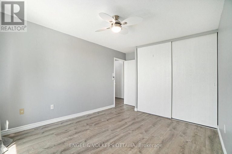 28428926/817-20-chesterton-drive/borden-farmstewart-farmcarleton-heightsparkwood-hills/ottawa/ontario/K2E6Z7_29