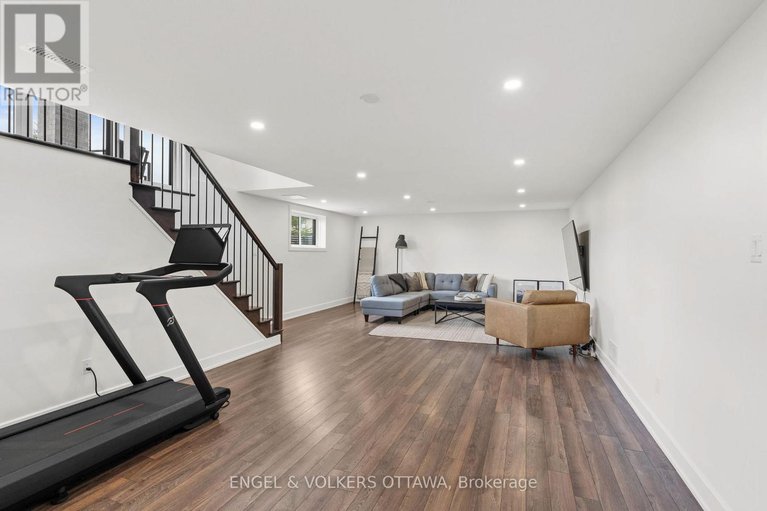 28348062/312-shoreway-drive-drive/greely/ottawa/ontario/K4P0G2_33