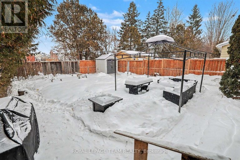 29389354/23-spearman-lane/glencairnhazeldean/ottawa/ontario/K2L1Y6_22