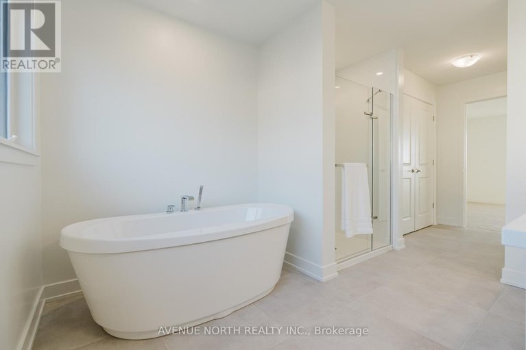 29652352/1729-rotterdam-circle/rural-kanata-central/ottawa/ontario/K2W1A5_35