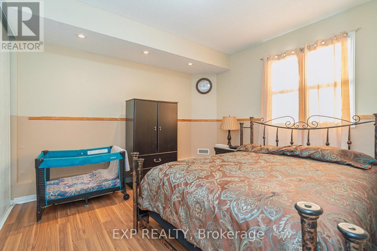 28624548/1567-rumford-drive/fallingbrookpineridge/ottawa/ontario/K4A4C1_23